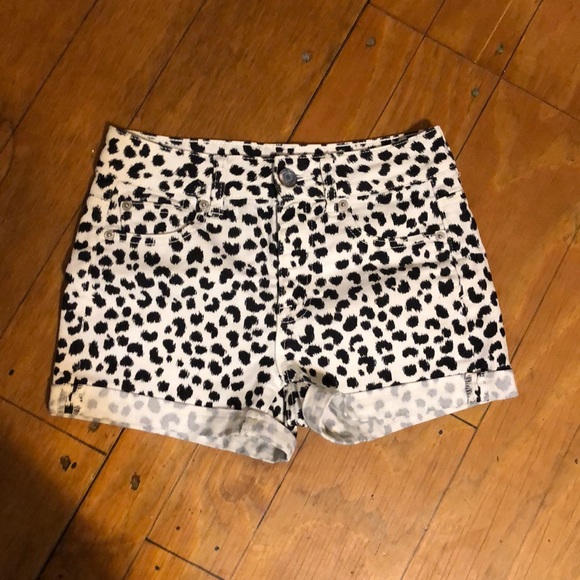 Leopard shorts - Picture 2 of 5